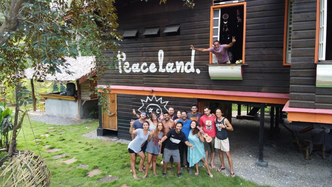 Peaceland Hostel Панглао Екстериор снимка